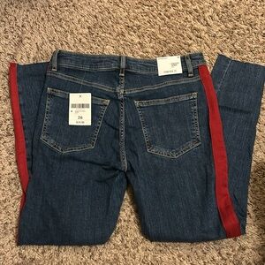 New with tags! Never worn forever 21 jeans